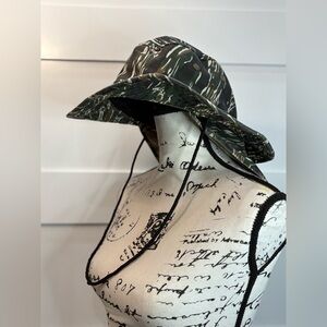 Camouflage Bucket Hat Size M Neck Cover Tie Snaps Vents Outdoor Gear